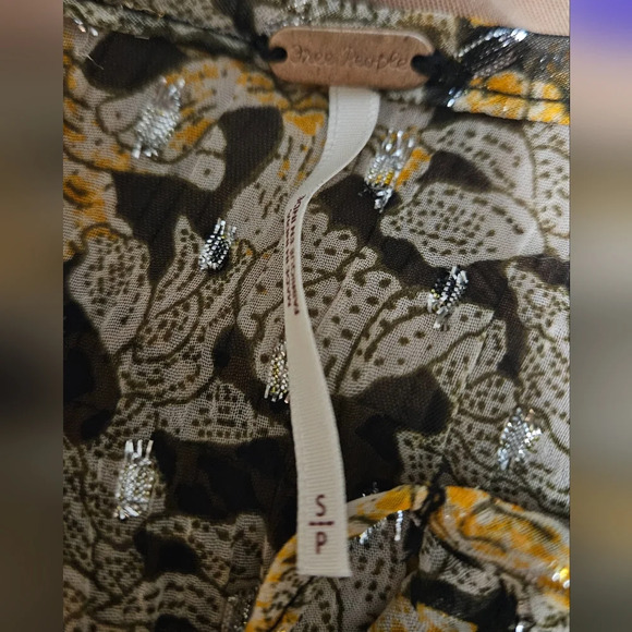 Free Swinging Black Floral Print Ruffled Mini Dress. Size small - Picture 7 of 16